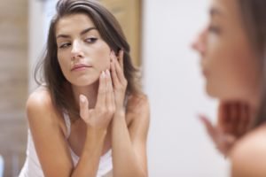 Read more about the article How to Skip the Regret & Get the Best Facelift Results
