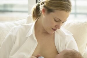 Read more about the article Everything You Need to Know about Breast Reduction & Breastfeeding