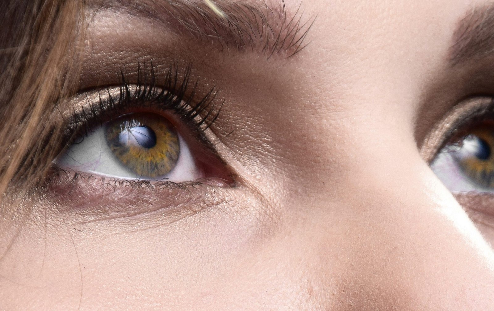 Read more about the article Transform Your Look with Blepharoplasty